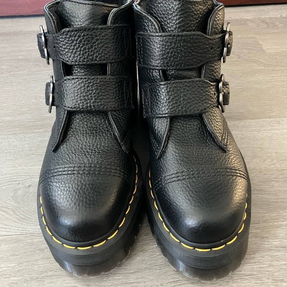 Dr. Martens Devon Flower Platform Boots Black Pebble Leather Women’s Size 9 - Picture 2 of 8
